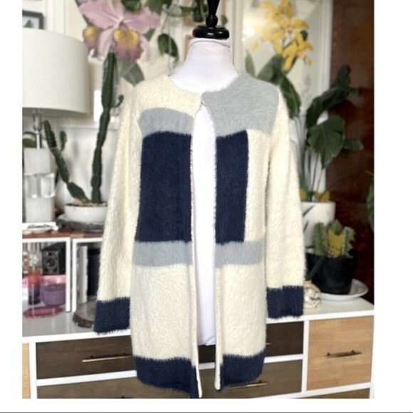 Janice The Wonder Sweater in Cream‎ - Picture 7 of 15